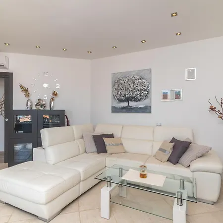 Appartamento Porto Pozzo بيت للعطل *