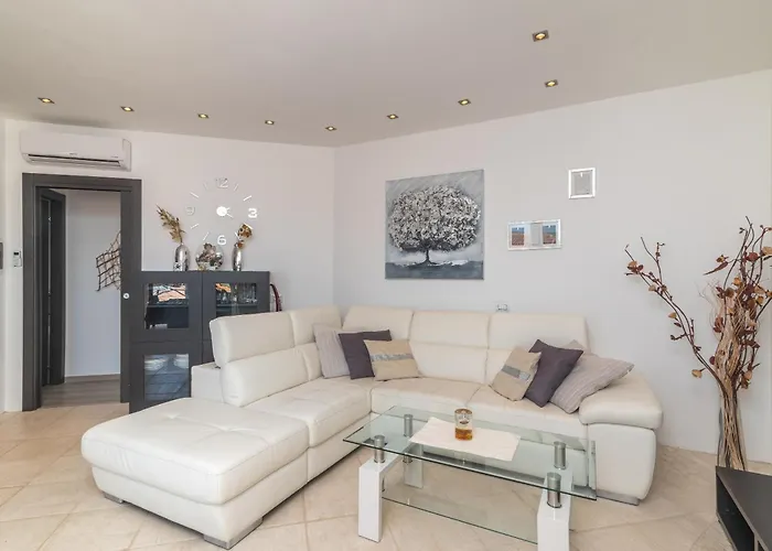 Appartamento Porto Pozzo 度假居 *